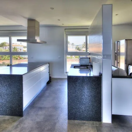 Villa Beachside Villa Estepona
